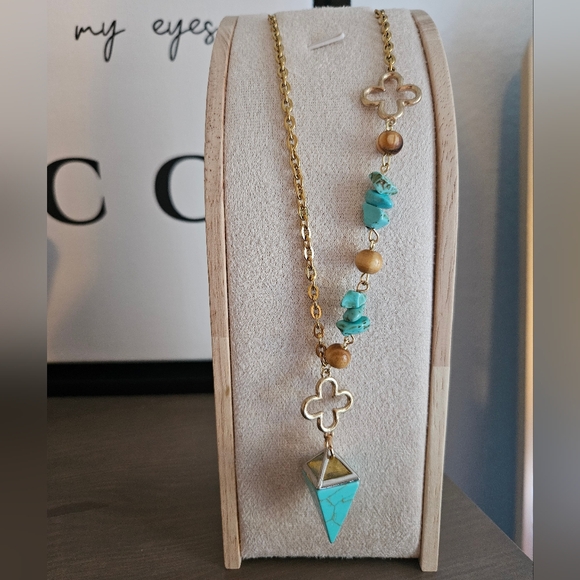 Jewelry - Handmade Turquoise & Gold Clover Pendant